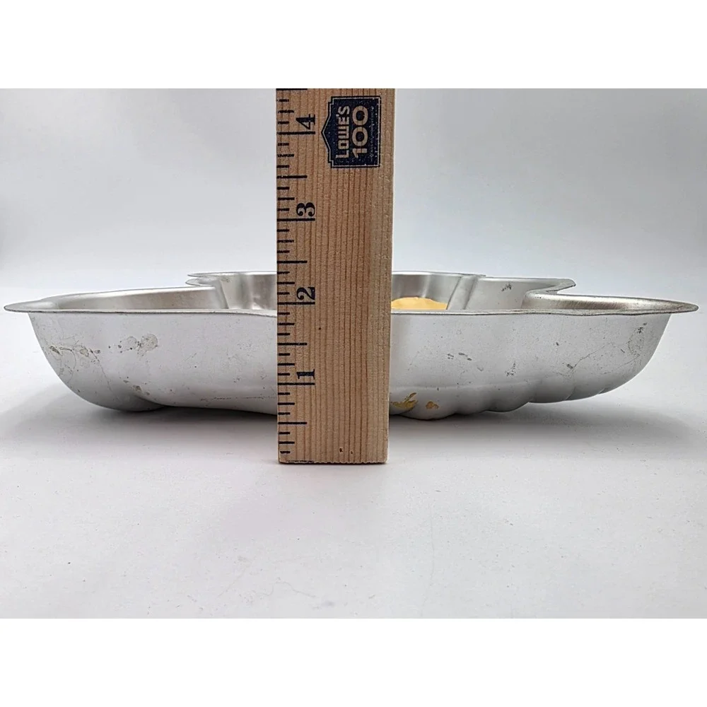 1978‎ Wilton Playful Puppy Cake Pan #502-7636 with Insert